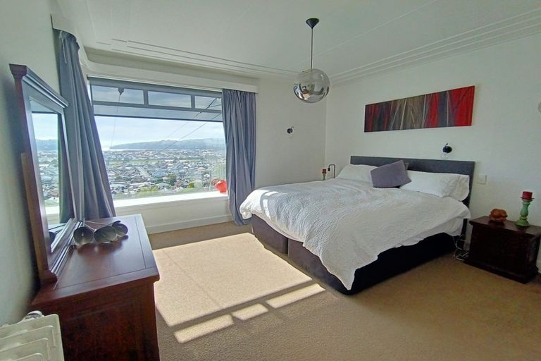 Photo of property in 42 Easther Crescent, Kew, Dunedin, 9012