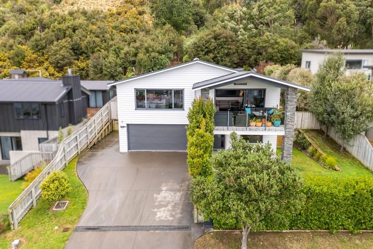 Photo of property in 15 Pacific View, Whitby, Porirua, 5024