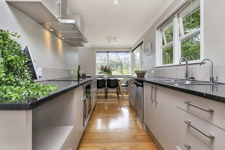 Photo of property in 10 Beeche Place, Birkdale, Auckland, 0626