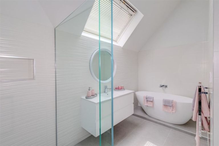 Photo of property in 2/23 Hamilton Avenue, Ilam, Christchurch, 8041