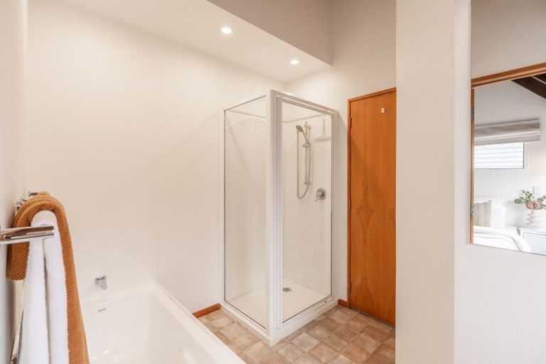 Photo of property in 204 Cambridge Road, Bethlehem, Tauranga, 3110