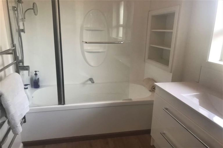 Photo of property in 13 Straven Road, Riccarton, Christchurch, 8011