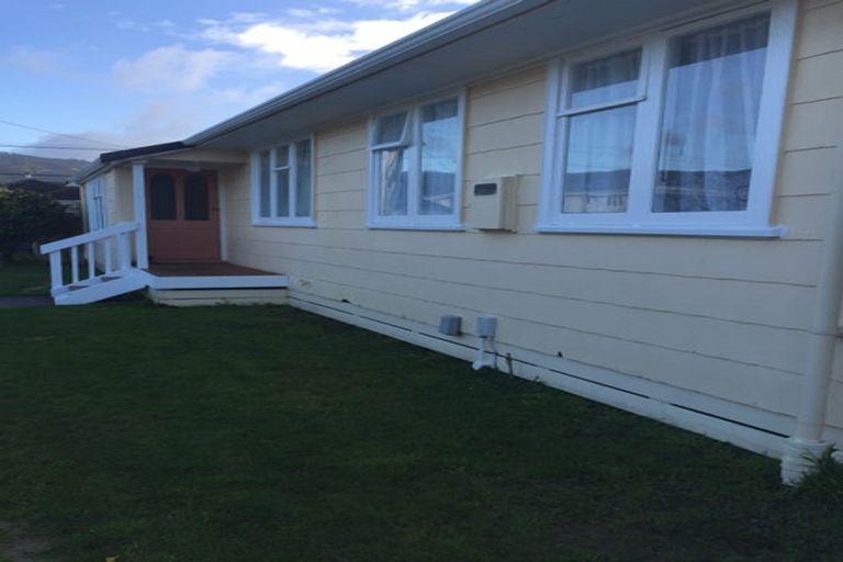 Photo of property in 30 Palmer Crescent, Silverstream, Upper Hutt, 5019