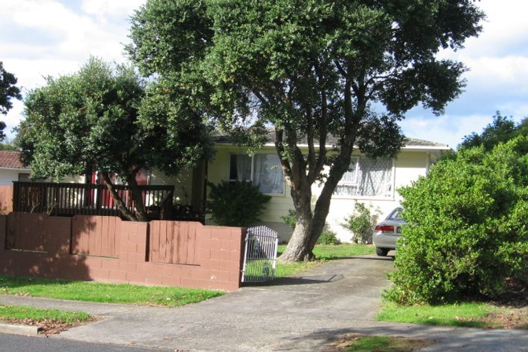 Photo of property in 65 Sikkim Crescent, Clover Park, Auckland, 2019