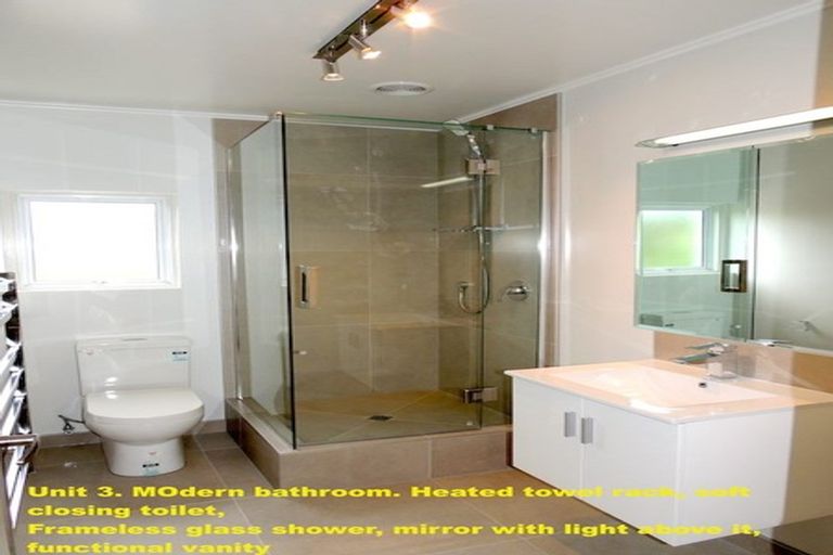 Photo of property in 9 Seaview Road, Castor Bay, Auckland, 0620