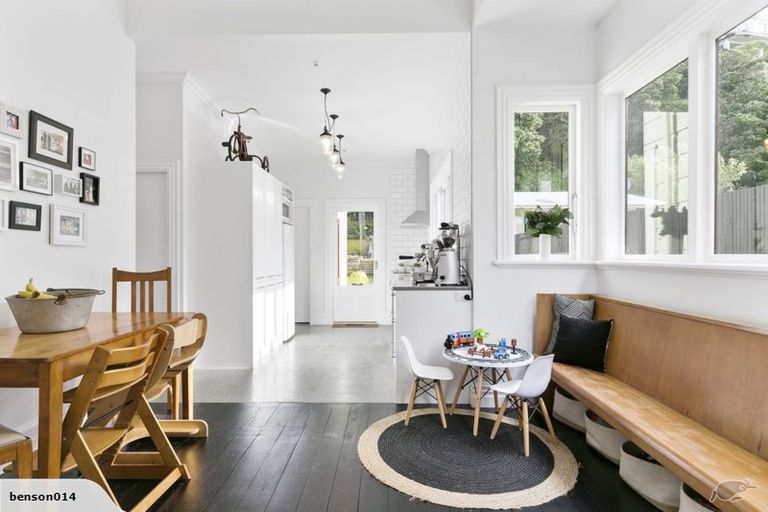 Photo of property in 34 Derwent Street, Island Bay, Wellington, 6023