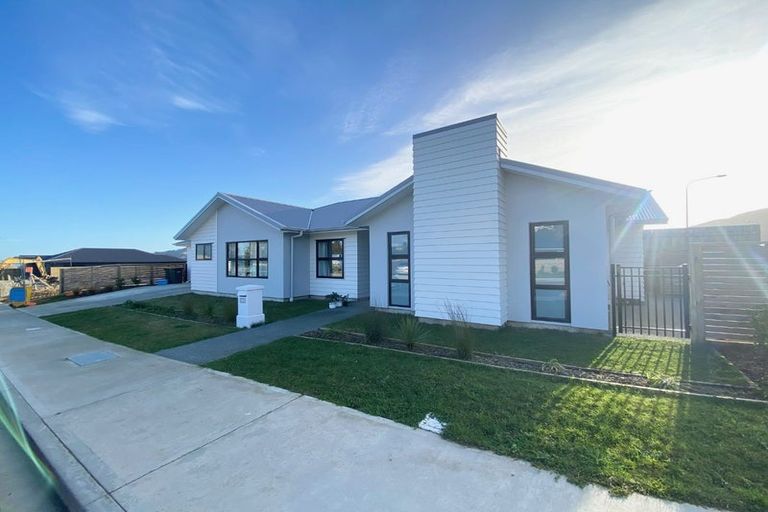 Photo of property in 153 Waipounamu Drive, Kelson, Lower Hutt, 5010