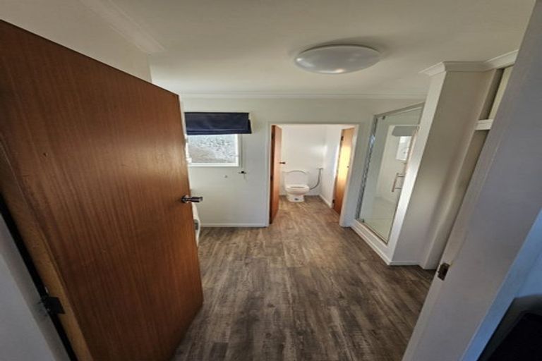 Photo of property in 11 Laburnum Grove, Maungaraki, Lower Hutt, 5010