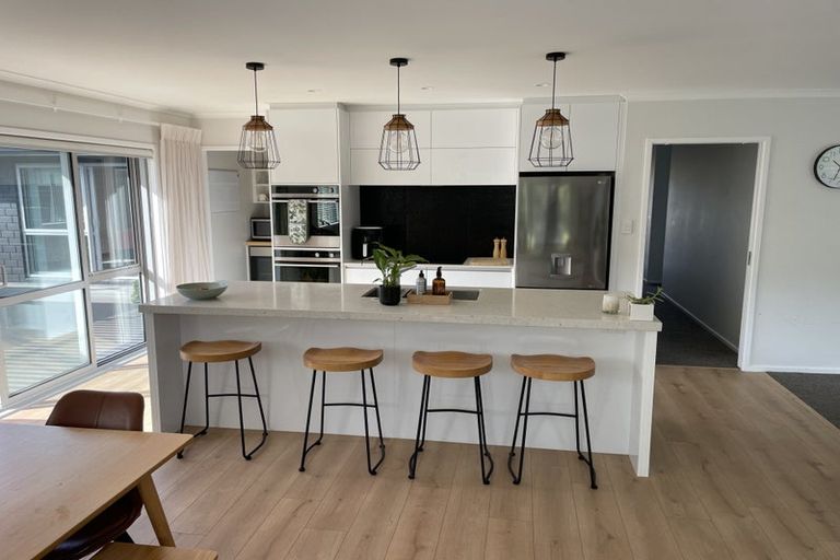 Photo of property in 13 Birdie Lane, Waiwhakaiho, New Plymouth, 4312