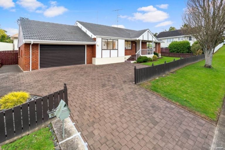 Photo of property in 46 Glenfern Road, Mellons Bay, Auckland, 2014