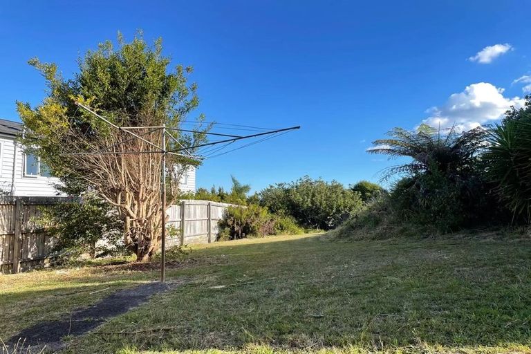 Photo of property in 15 Hauraki Crescent, Pinehill, Auckland, 0632