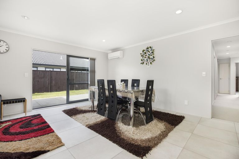 Photo of property in 10 Creda Road, Wattle Downs, Auckland, 2103
