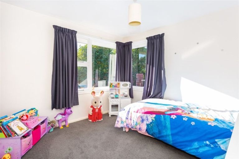 Photo of property in 5 Dunluce Place, Hornby, Christchurch, 8042