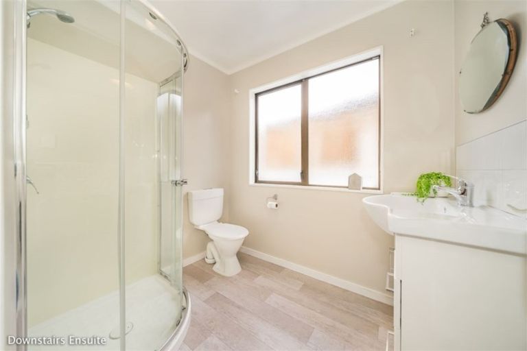 Photo of property in 10 Whitley Avenue, Ebdentown, Upper Hutt, 5018