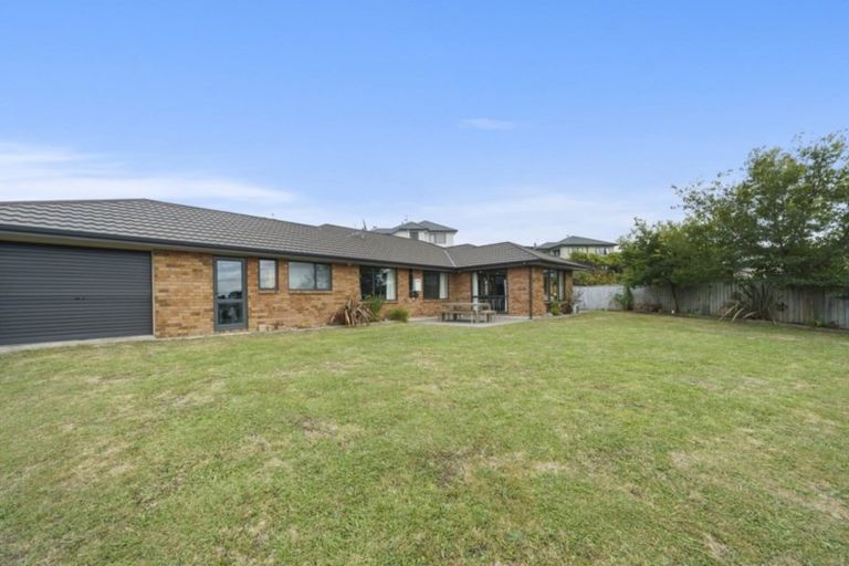 Photo of property in 22 Aotea Drive, Aotea, Porirua, 5024