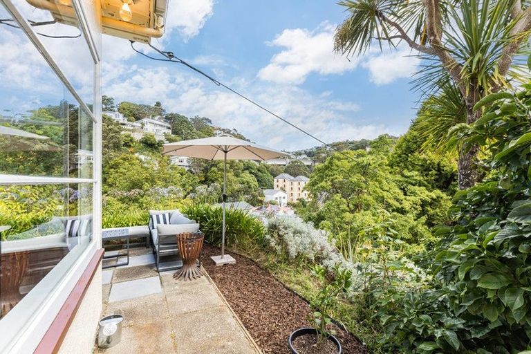 Photo of property in 2 The Rigi, Northland, Wellington, 6012