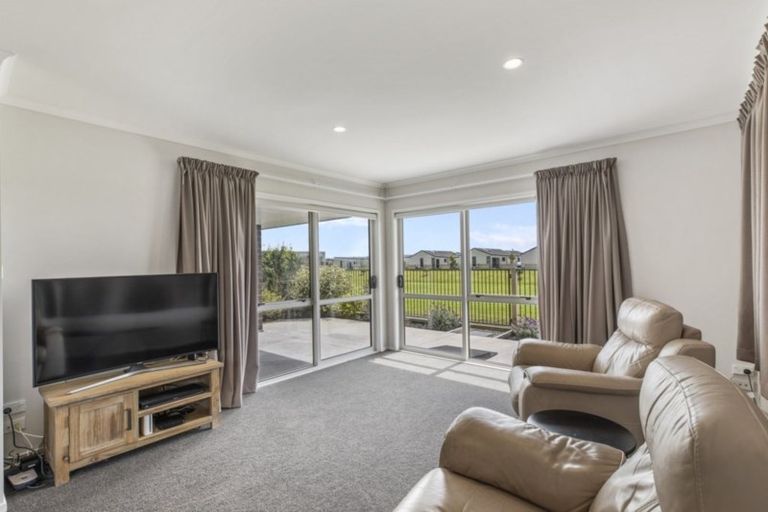 Photo of property in 10 Fuller Street, Papamoa Beach, Papamoa, 3118