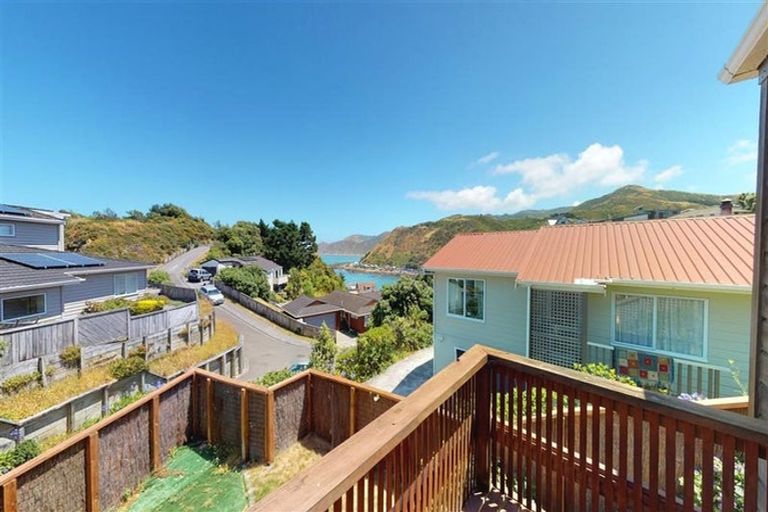 Photo of property in 5 Dennis Way, Island Bay, Wellington, 6023