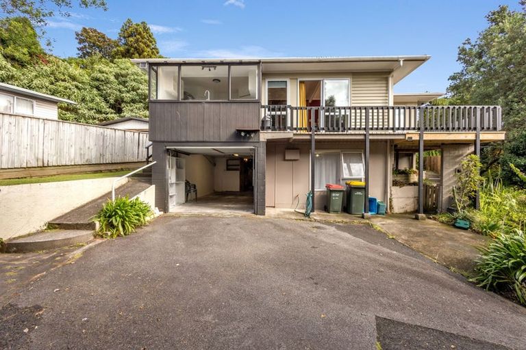 Photo of property in 50 Seaview Road, Marfell, New Plymouth, 4310