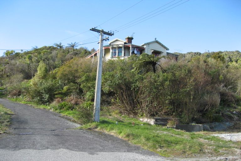 Photo of property in 1 Taylor Street, Cobden, Greymouth, 7802