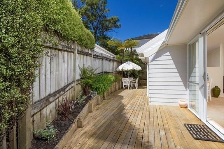 Photo of property in 1/106 Stapleford Crescent, Browns Bay, Auckland, 0630