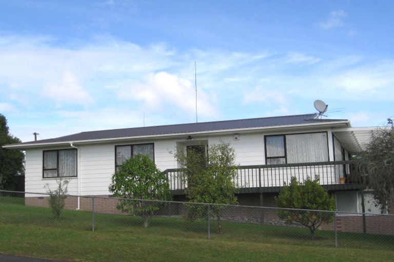 Photo of property in 61 Larissa Avenue, Henderson, Auckland, 0610