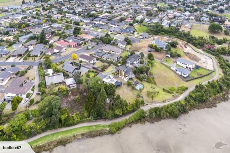 Photo of property in 28 Meachen Terrace, Waiuku, 2123