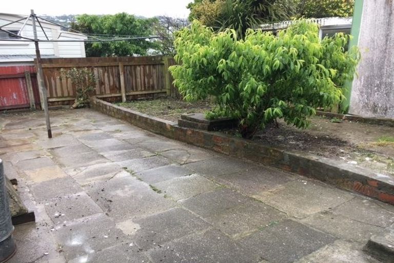 Photo of property in 94 Russell Terrace, Berhampore, Wellington, 6023