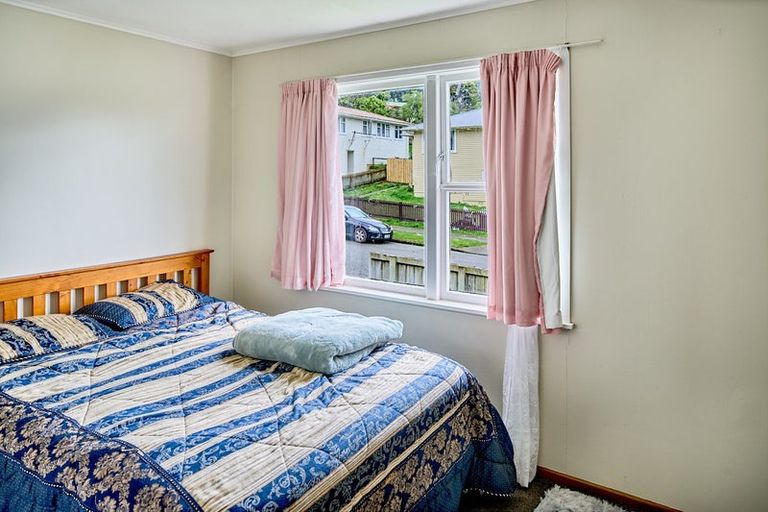Photo of property in 44 Cardiff Crescent, Cannons Creek, Porirua, 5024