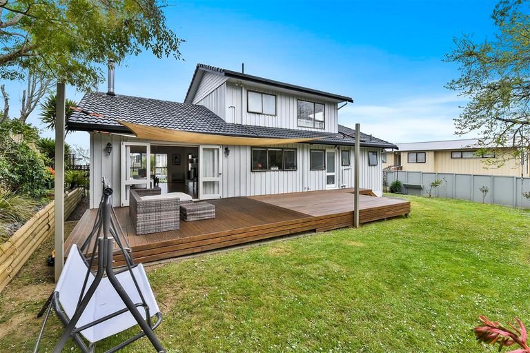 Photo of property in 24 Deodar Place, Totara Heights, Auckland, 2105