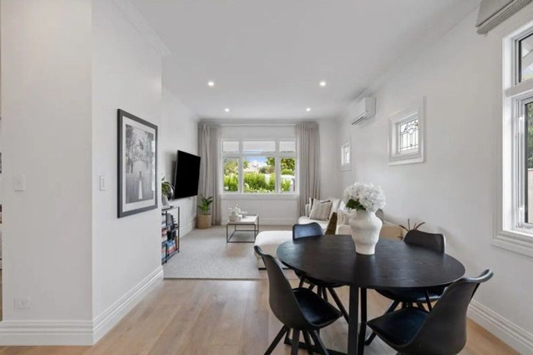 Photo of property in 11 Miro Street, Takaro, Palmerston North, 4410