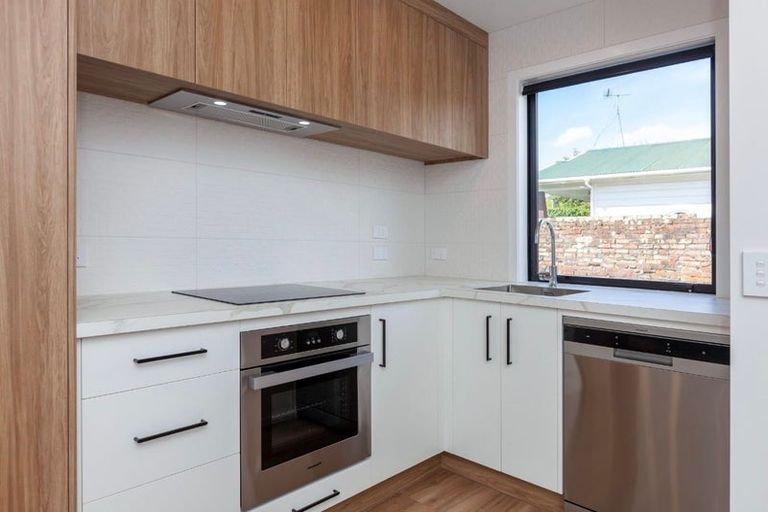 Photo of property in 28a Sussex Street, Levin, 5510