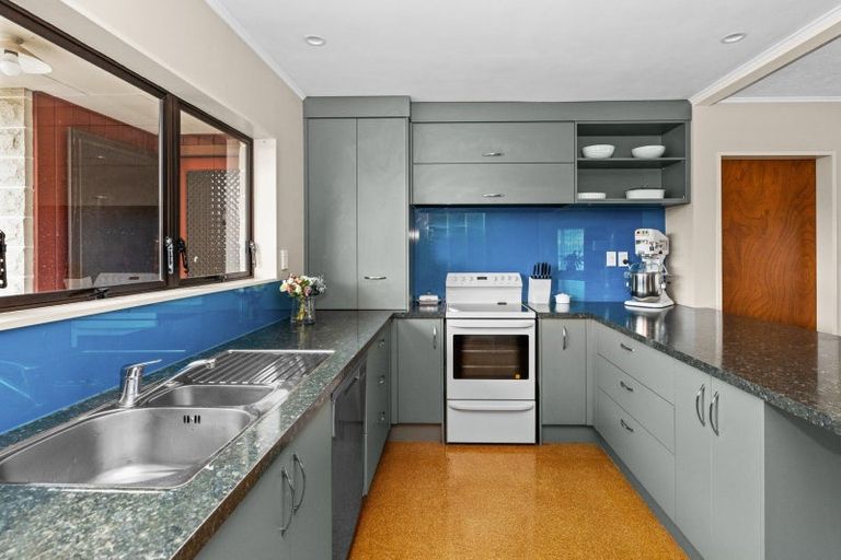 Photo of property in 149 Tait Drive, Greenmeadows, Napier, 4112