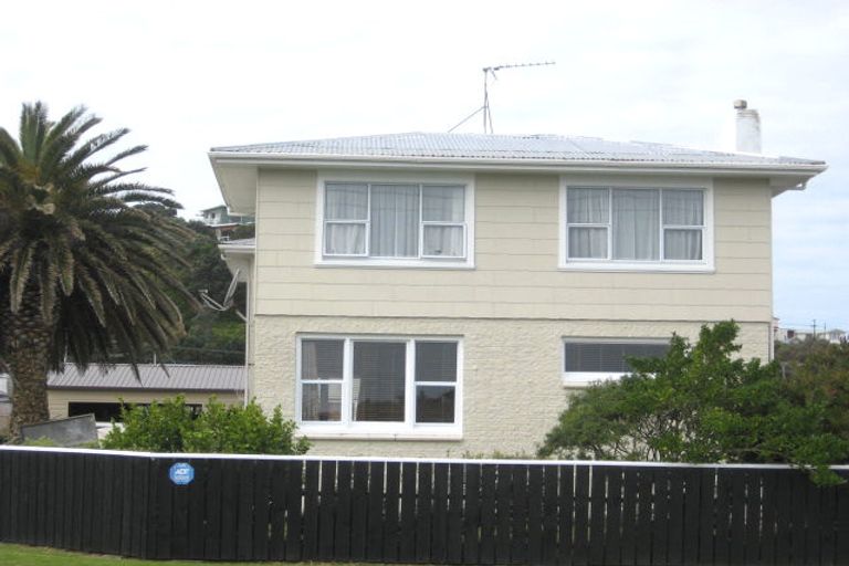Photo of property in 44 Paritutu Road, Spotswood, New Plymouth, 4310