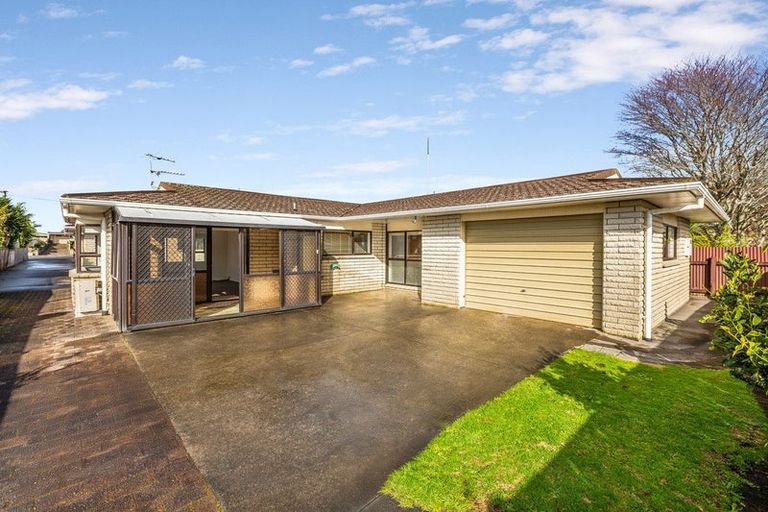 Photo of property in 20 Tukapa Street, Westown, New Plymouth, 4310