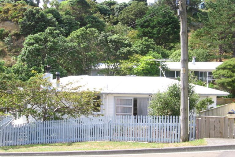 Photo of property in 11 Albert Street, Island Bay, Wellington, 6023