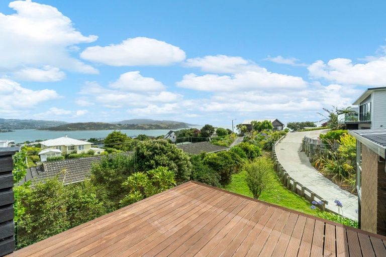 Photo of property in 6 The Track, Plimmerton, Porirua, 5026