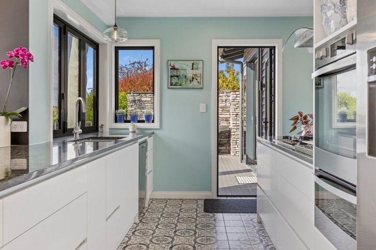 Photo of property in 2 Scenic Heights, Acacia Bay, Taupo, 3330