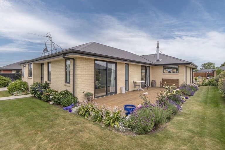 Photo of property in 16 Cressy Place, Darfield, 7510