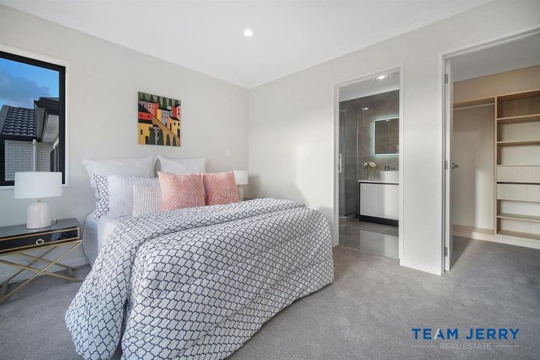 Photo of property in 21 Knockanara Drive, Flat Bush, Auckland, 2019