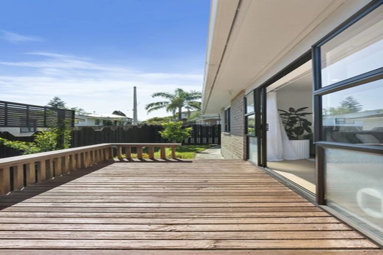 Photo of property in 2/74 Pah Road, Papatoetoe, Auckland, 2025