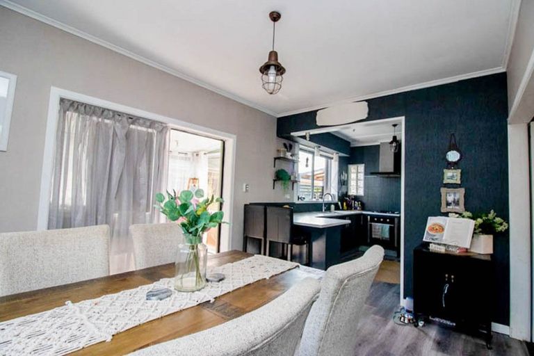 Photo of property in 10 Bush Street, Paeroa, 3600