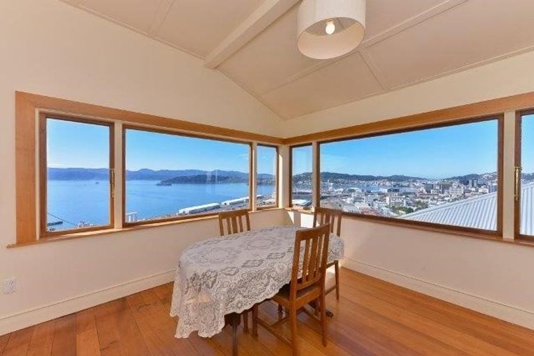 Photo of property in 8 Lower Watt Street, Wadestown, Wellington, 6012