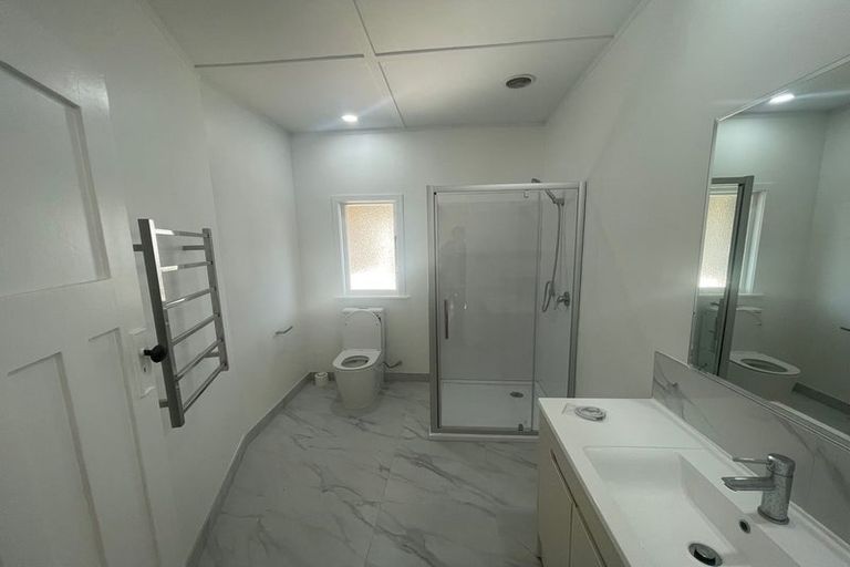 Photo of property in 22 Grande Vue Road, Hillpark, Auckland, 2102