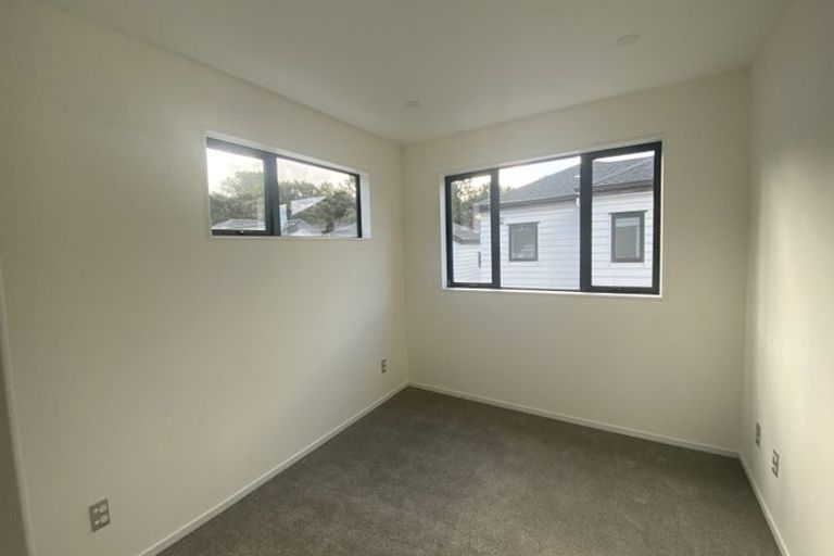 Photo of property in 37d Allington Road, Massey, Auckland, 0614
