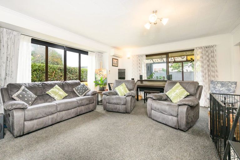 Photo of property in 83 Shamrock Street, Takaro, Palmerston North, 4412
