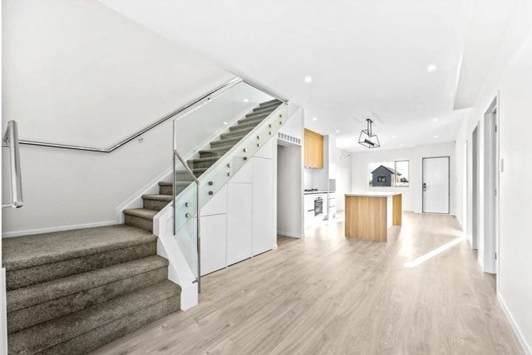 Photo of property in 11 Farranfore Road, Opaheke, Papakura, 2113