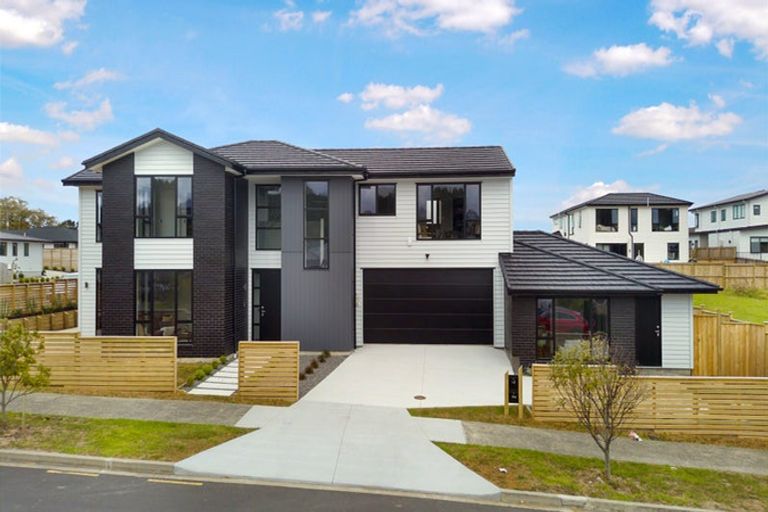 Photo of property in 19 Paihere Street, Huapai, Kumeu, 0810