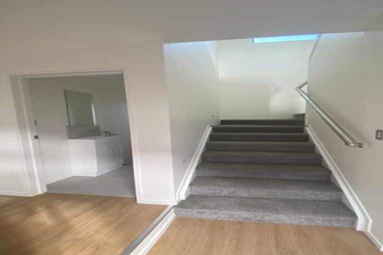 Photo of property in 37d Allington Road, Massey, Auckland, 0614