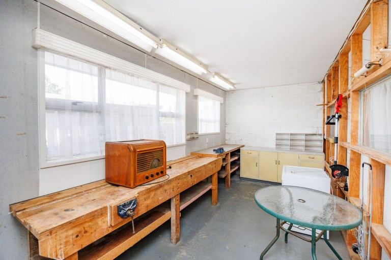 Photo of property in 18 Westhaven Grove, Takaro, Palmerston North, 4412